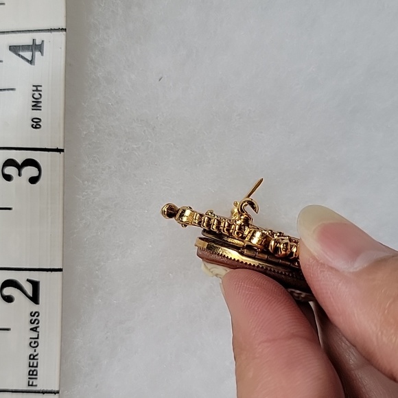 Vintage Avon Cameo Locket Brooch - Picture 5 of 8